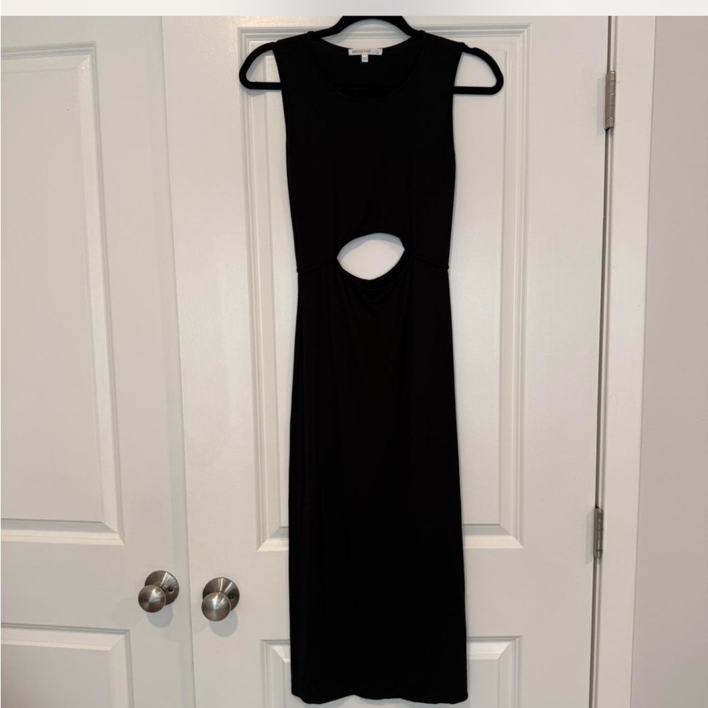 Elegant Black Sleeveless Dress